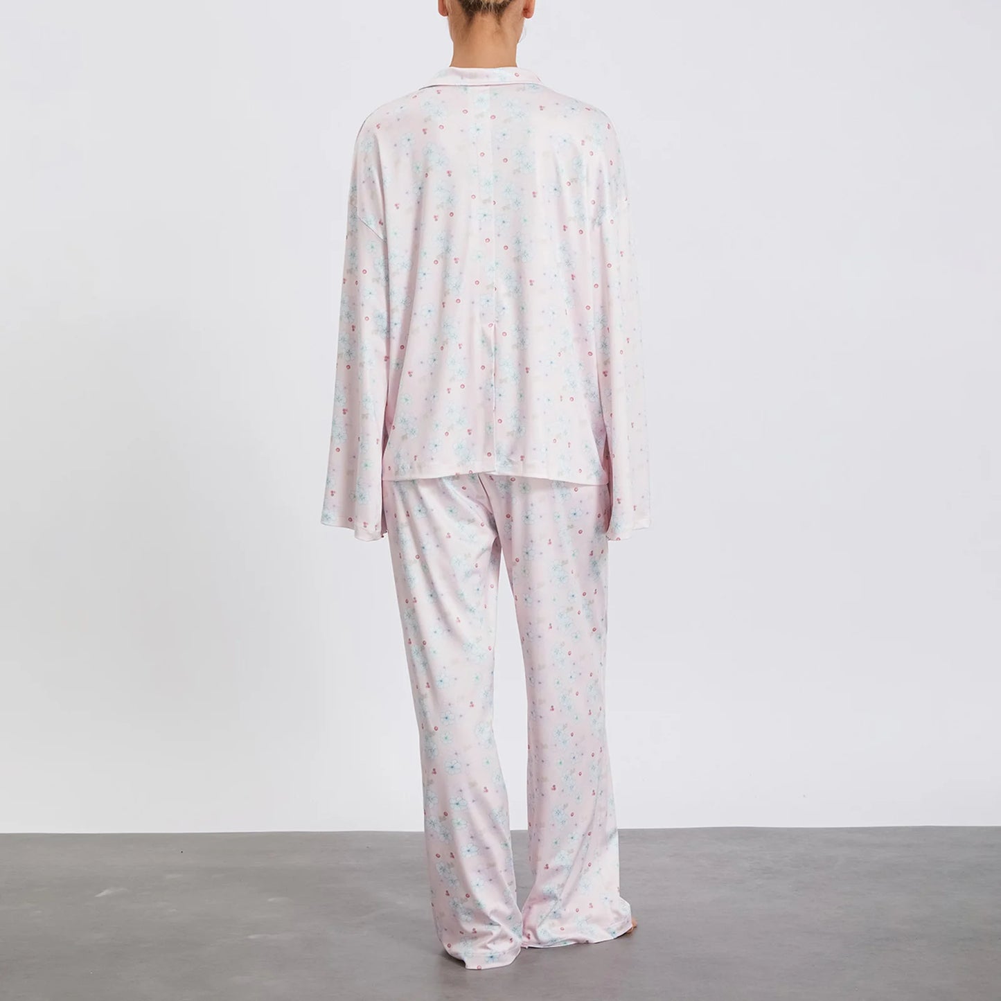 Women's Print Pajama Set: Long Sleeve Top & Elastic Waist Pants